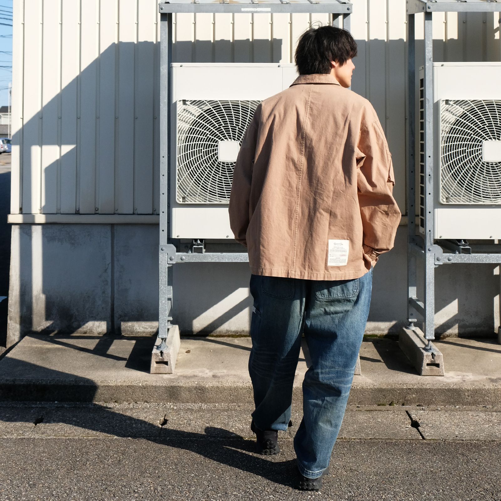 秋らしい配色でストリートな気分にアメカジスタイルを楽しむ