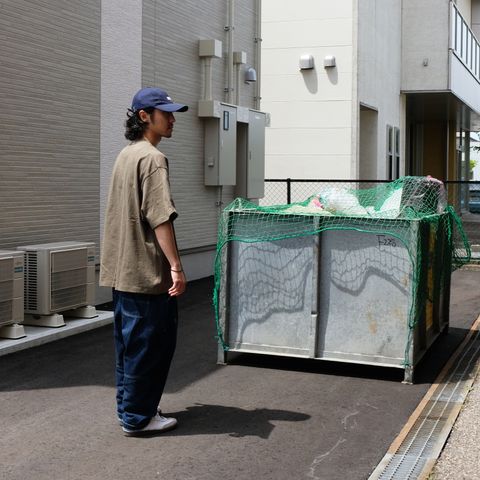 風合いの良いオリーブカラーのTシャツをメインに