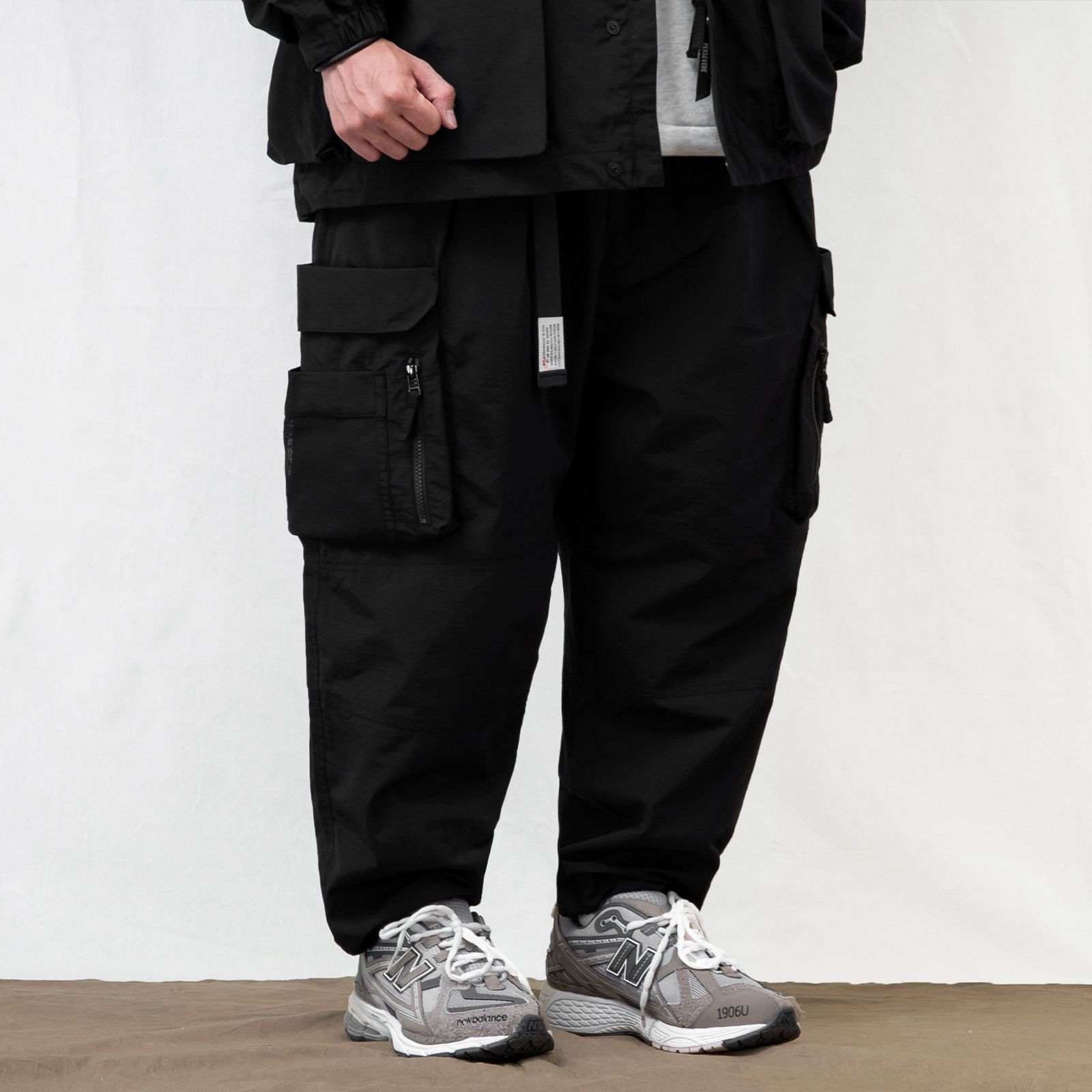 【ラスト1点 XL】water-repellent multi-pocket cargo pants / ブラック