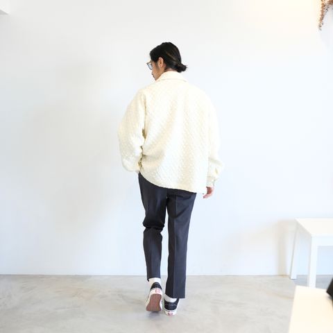 スエットCPOジャケットをキッチリ過ぎずオトナな雰囲気で