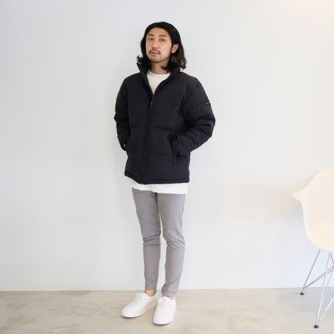 冬スタイルの重たさを払拭しつつも防寒性もしっかりと持ち合わせた快適ダウンジャケットスタイル