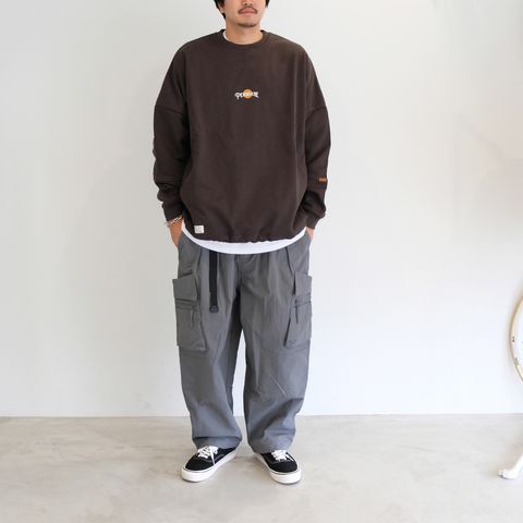 秋のオールグレーコーデ
