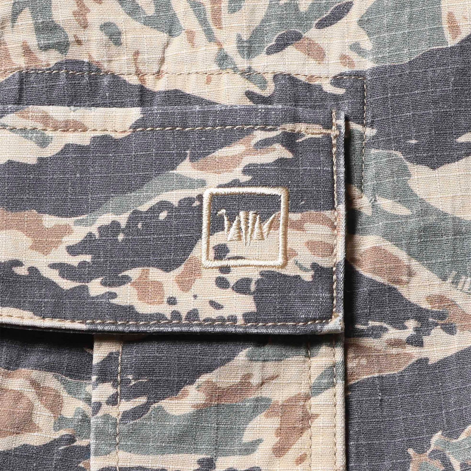 【ラスト1点 32(M)】6 pocket army shorts / タイガーカモ