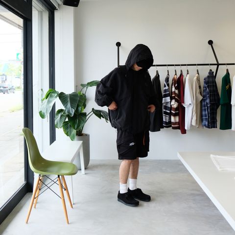 初秋をイメージした真っ黒コーデ