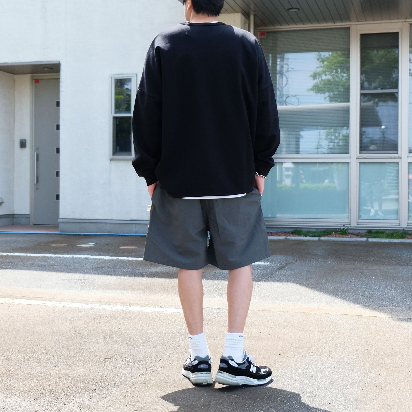 ロンTEEとハーフパンツという絶対的な着こなしを楽しめるのが今の時期