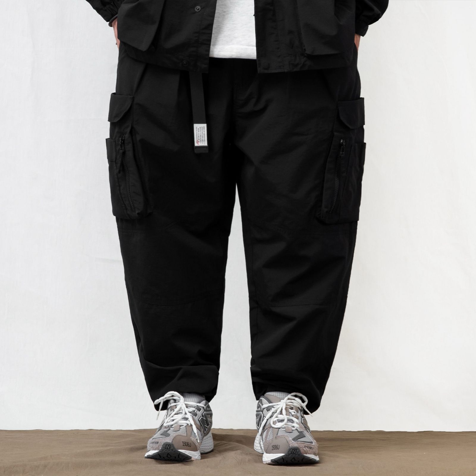 【ラスト1点 XL】water-repellent multi-pocket cargo pants / ブラック