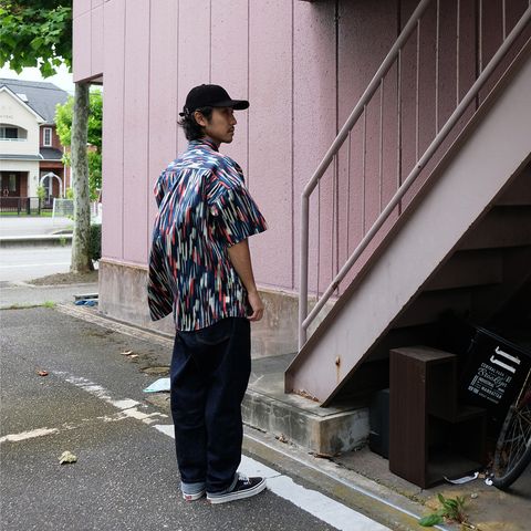 【2023.7.5(Wed) 】アーティスティックな柄デザインに今気分なシルエットで楽しむ夏の柄シャツコーデ