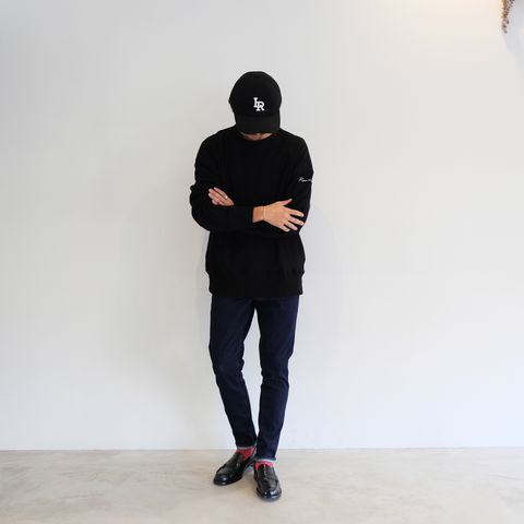 現代らしさを取り入れつつも綺麗さも意識したカジュアルコーデ