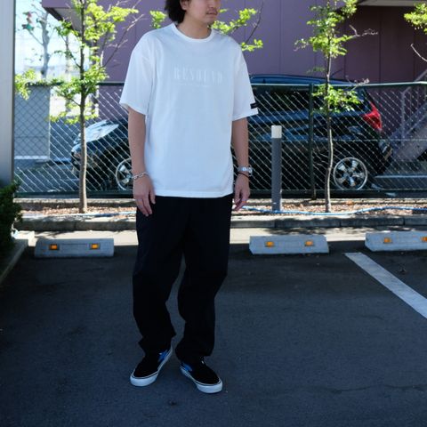 クールに品良く不良っぽさをエッセンスに加えた大人の夏コーデ