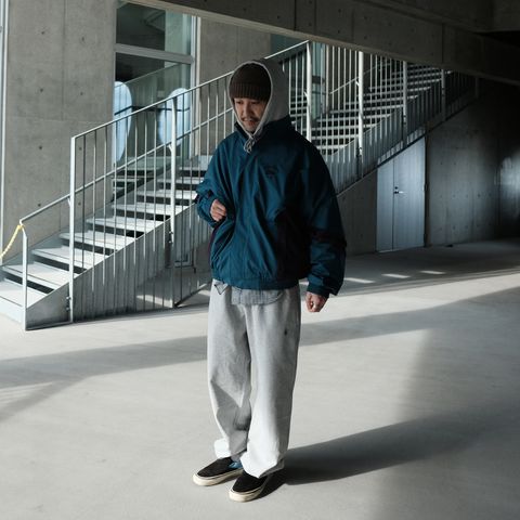 レトロな雰囲気のトラックジャケットをメインに