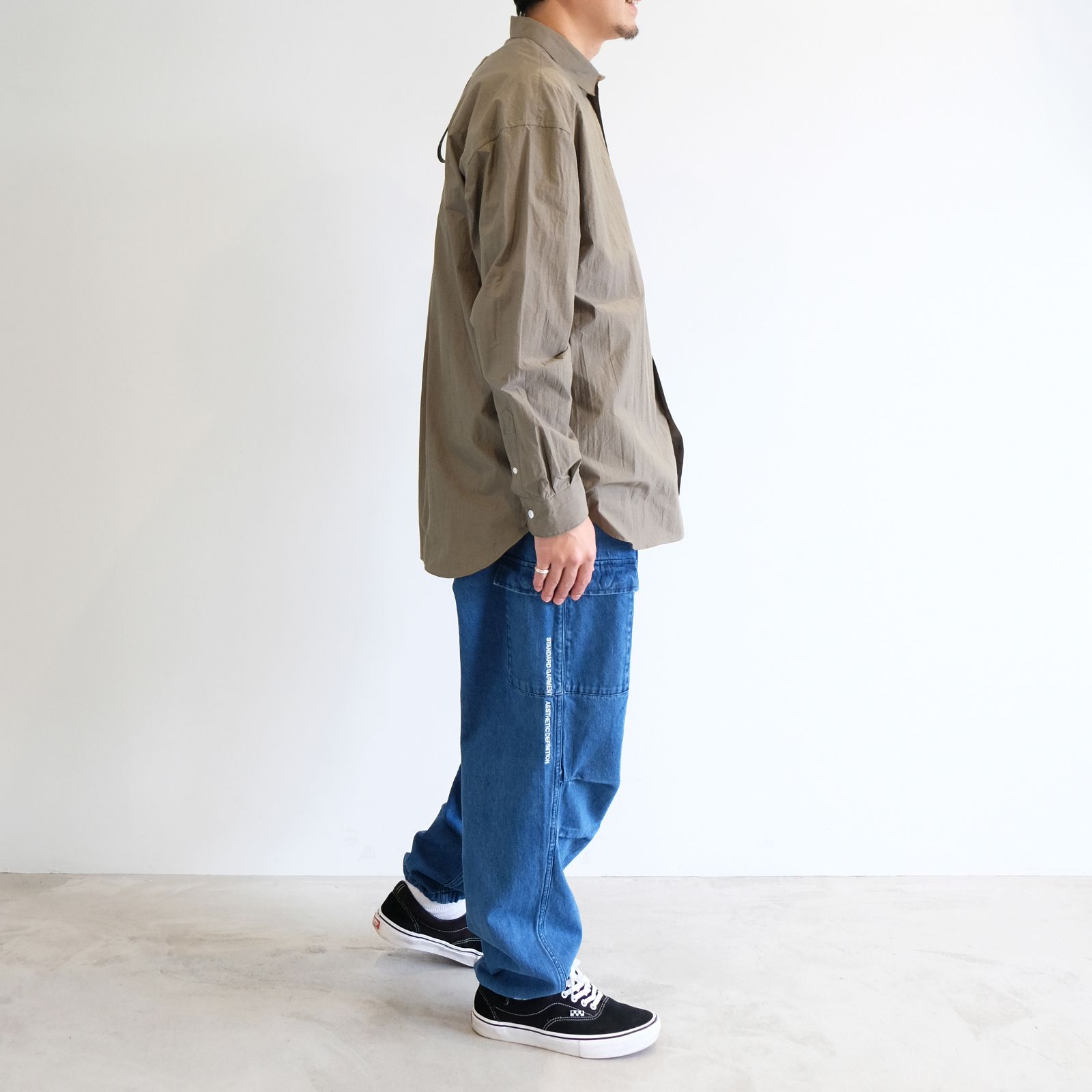 シャツが丁度良い今の時期にピッタリなスタイル