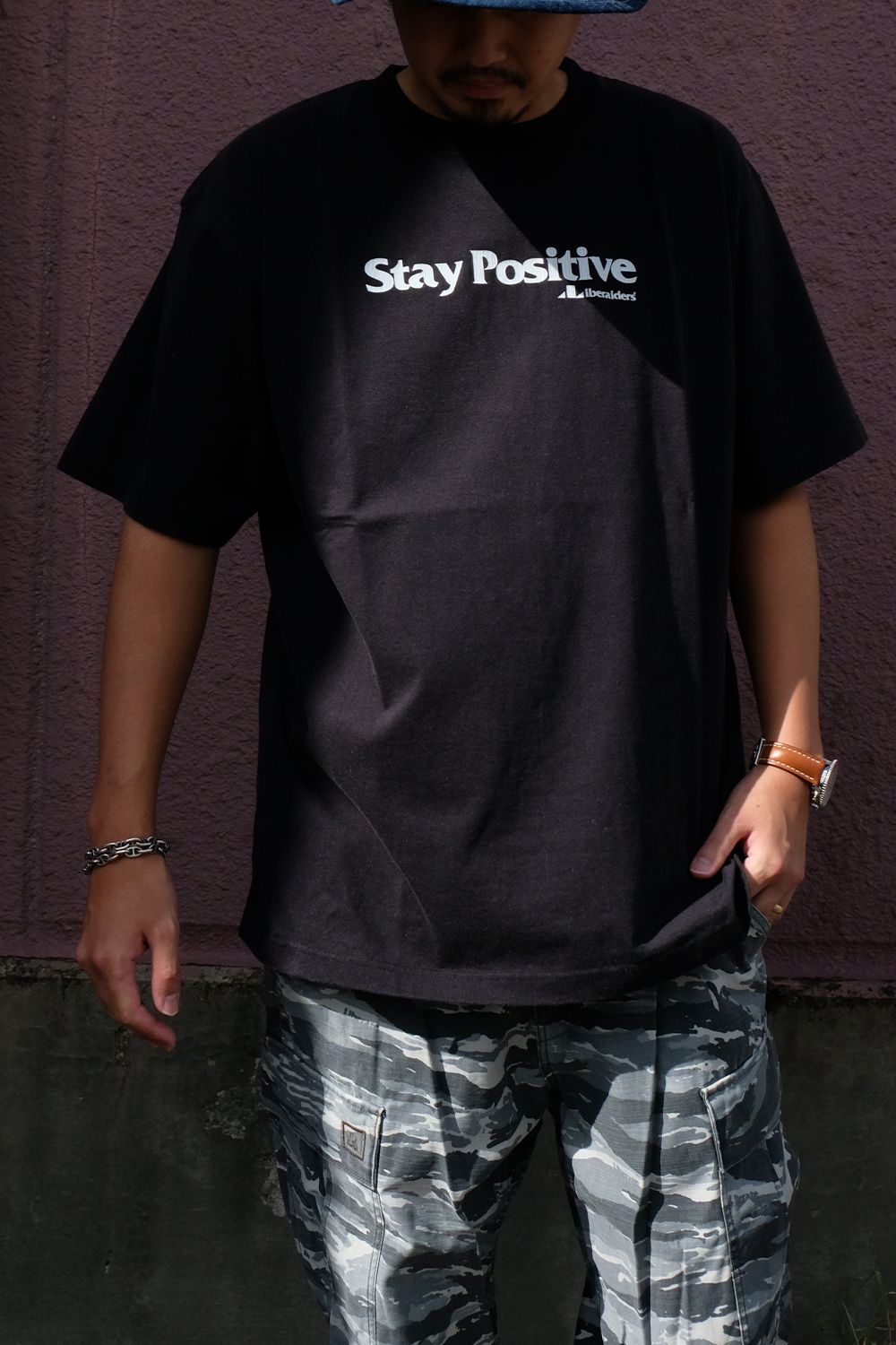 【リベレイダース スポットアイテム】stay positive tee style