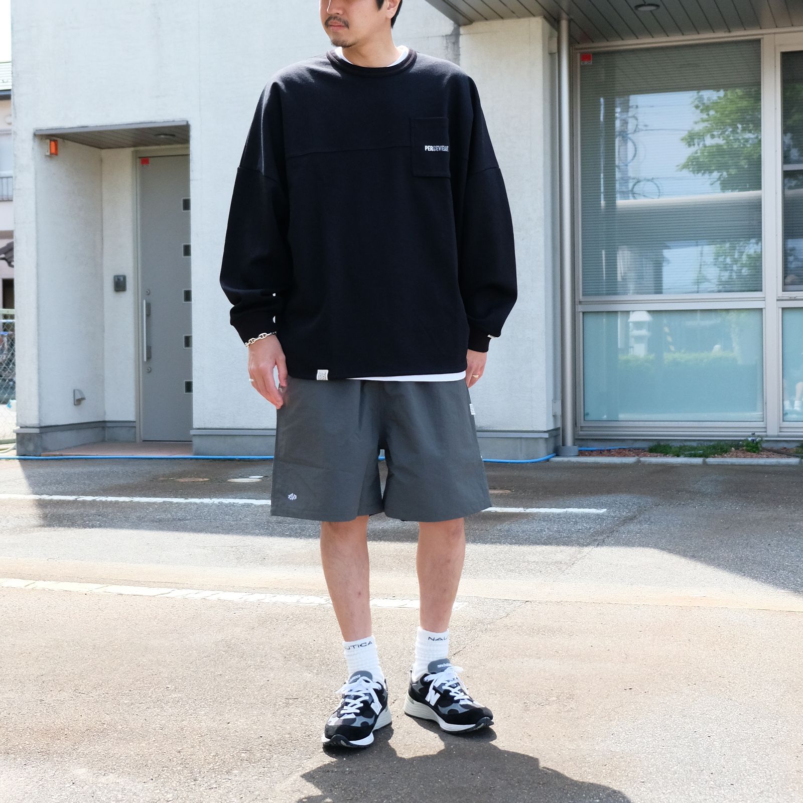 ロンTEEとハーフパンツという絶対的な着こなしを楽しめるのが今の時期