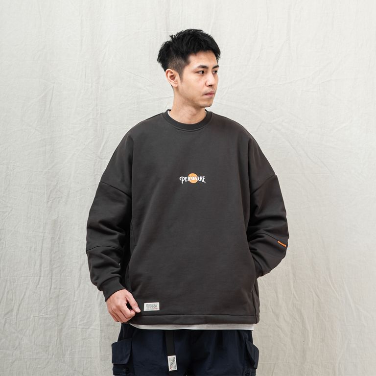 171cm 60kg : 着用サイズ M