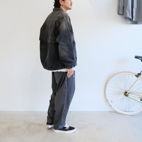 ダークトーンのデニジャケコーデをタウンユースに