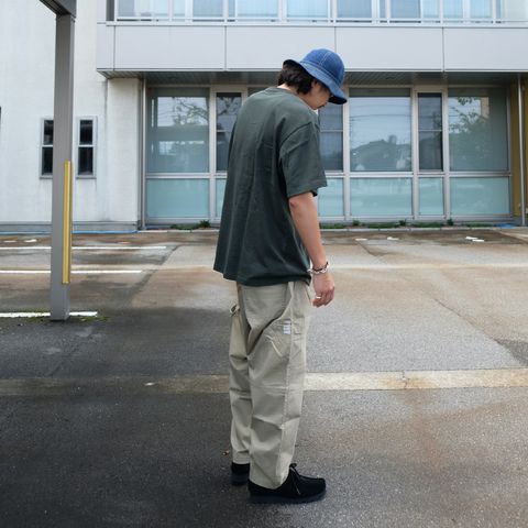 【Persevereのベイカーパンツを使用したコーディネート】落ち着いた色味で色使いを楽しむ