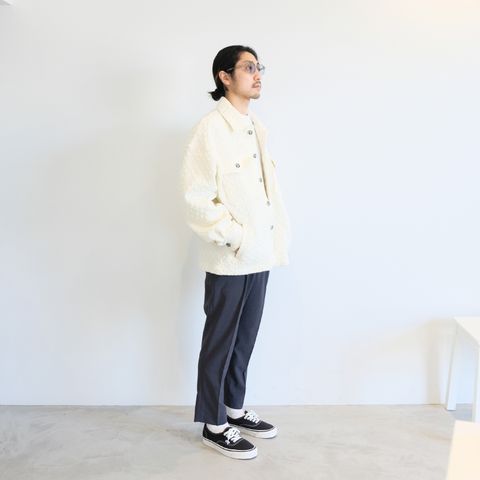 スエットCPOジャケットをキッチリ過ぎずオトナな雰囲気で