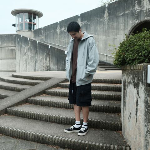 1日の寒暖差が難しい時期はジップパーカーが調子良さげ