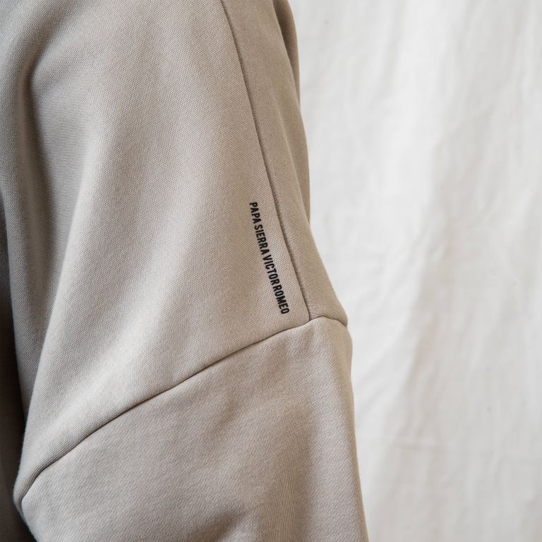 180cm 80kg : 着用サイズ XL
