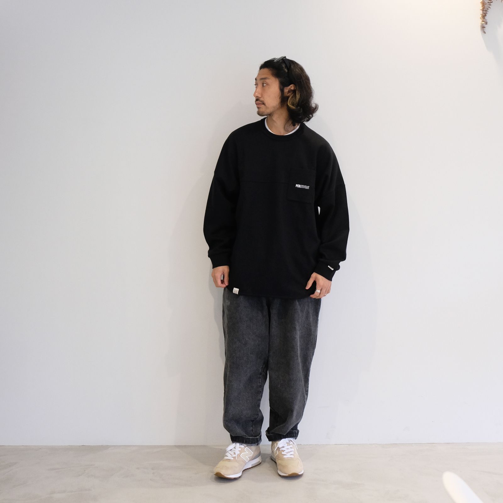 ブラックでグラデーションを効かせたストリートカジュアルコーデ