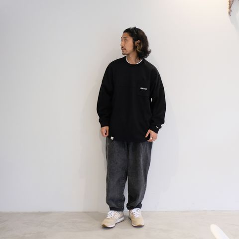 ブラックでグラデーションを効かせたストリートカジュアルコーデ
