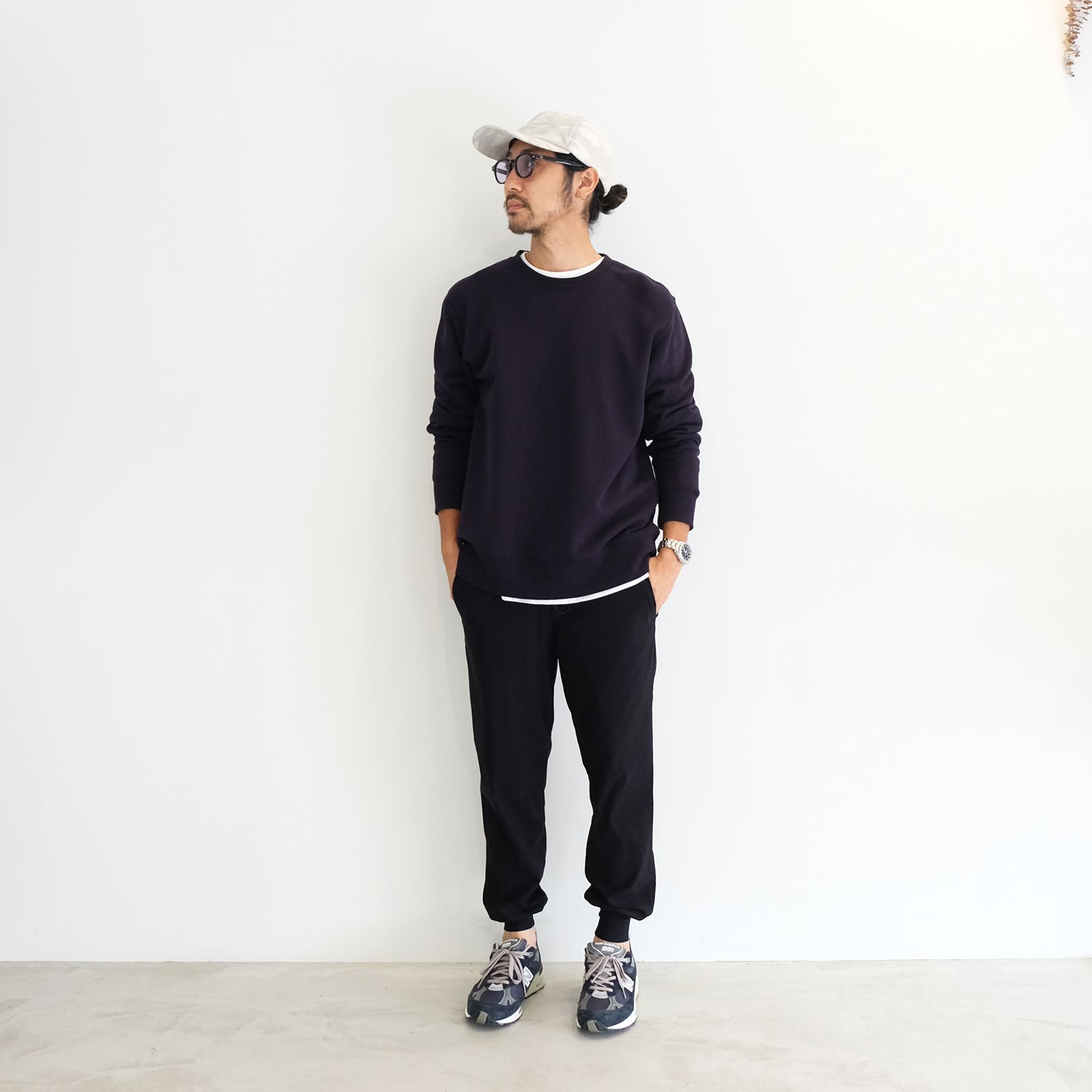 だらっとし過ぎずも気取らず快適に。大人のオフをイメージしたリブパンコーデ