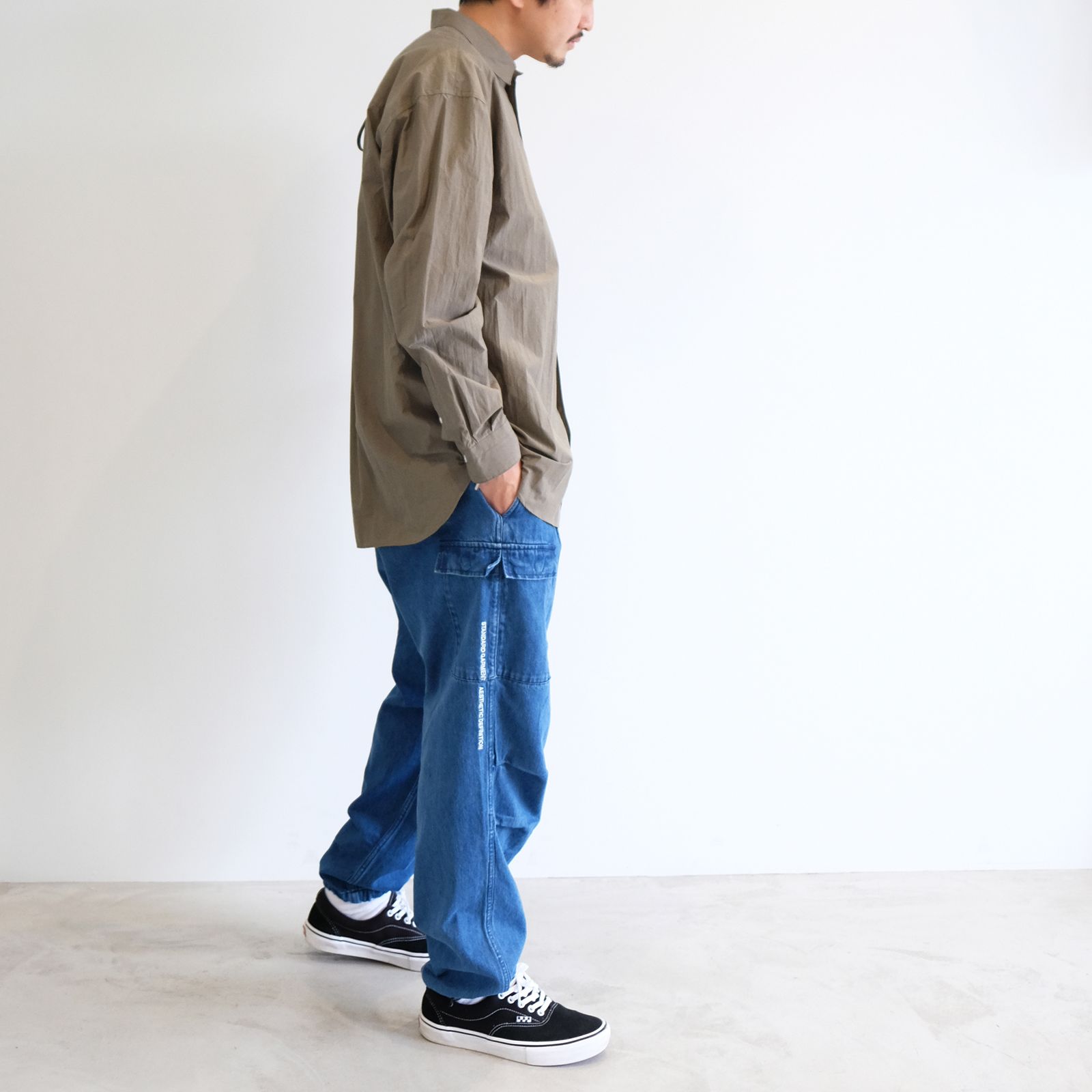 シャツが丁度良い今の時期にピッタリなスタイル