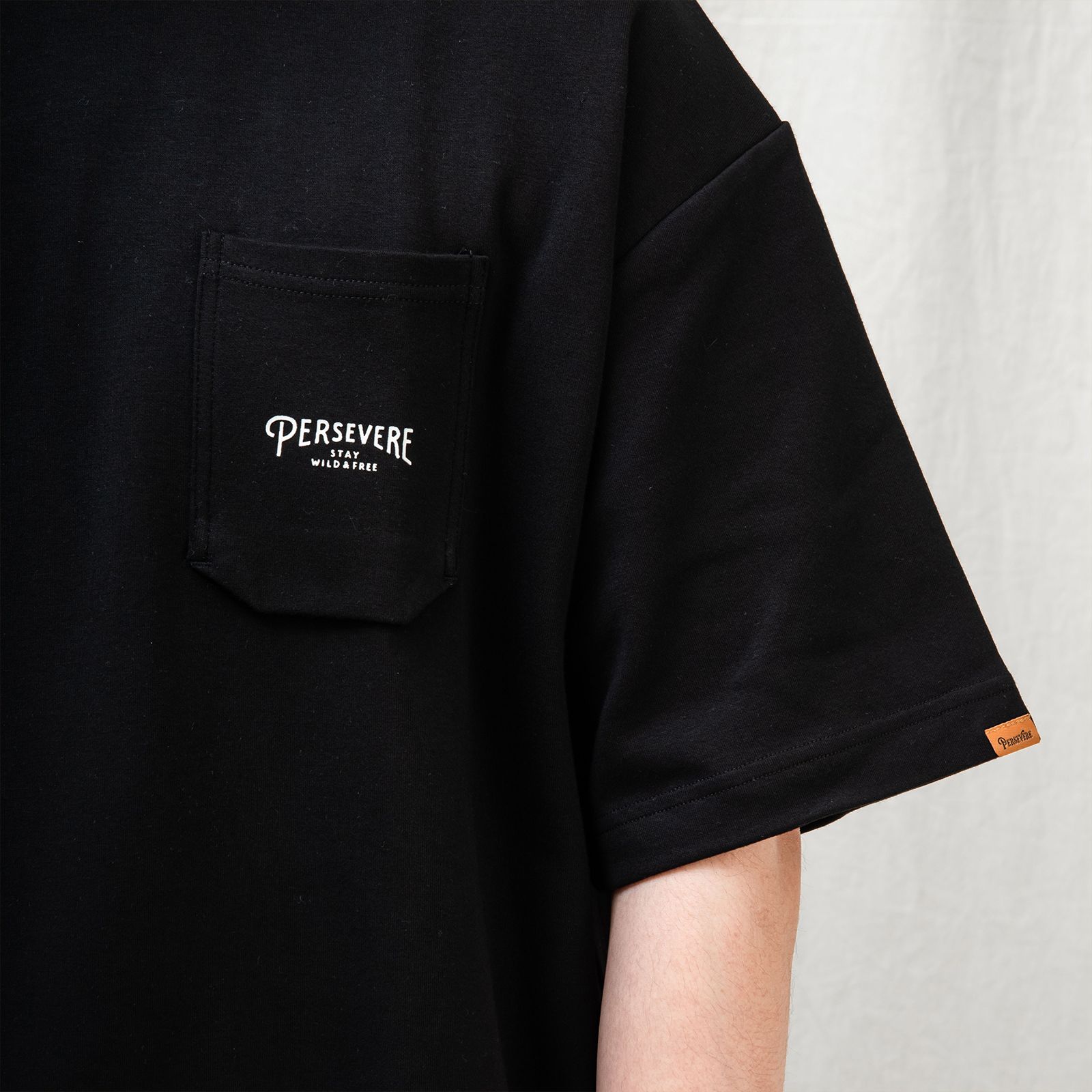 【ラスト1点 L 】hexagonal pocket classic t-shirt / ブラック