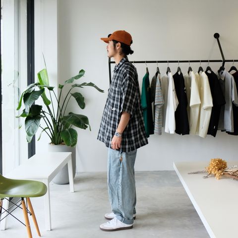 チェックシャツにはついついデニムを合わせてしまいます