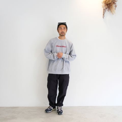 リベレイダースのアイテムでまとめたストリートカジュアルコーデ
