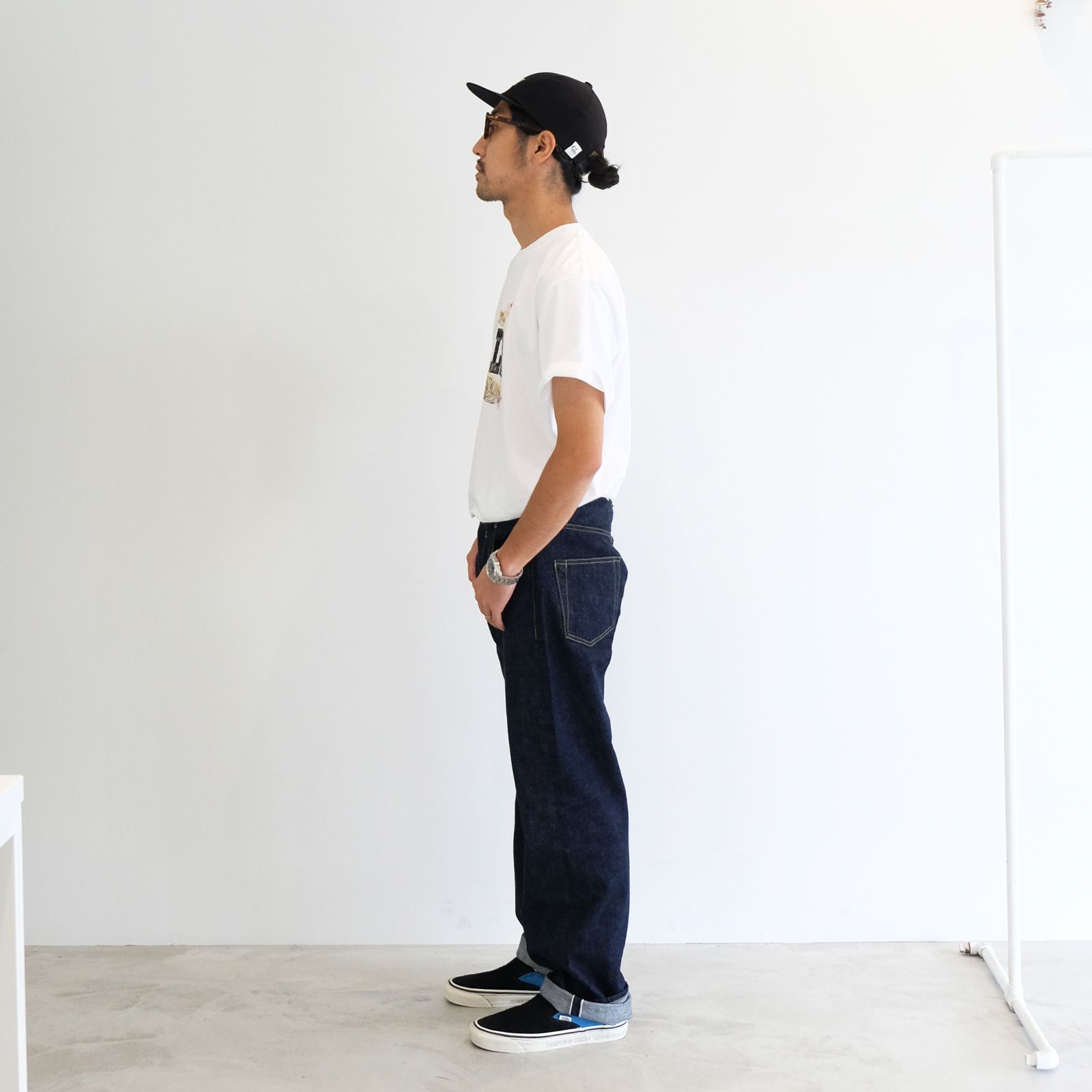 CALEE定番デニムはトレンドになど流されず男らしくいきたいなと