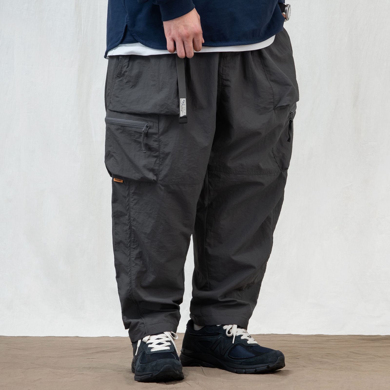 【ラスト1点 XL】multi pocklet tapered pants / チャコールグレー