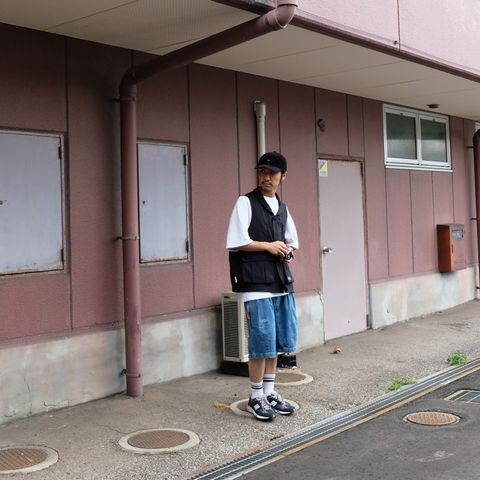 軽やかな半袖短パンスタイルに実用性をプラス