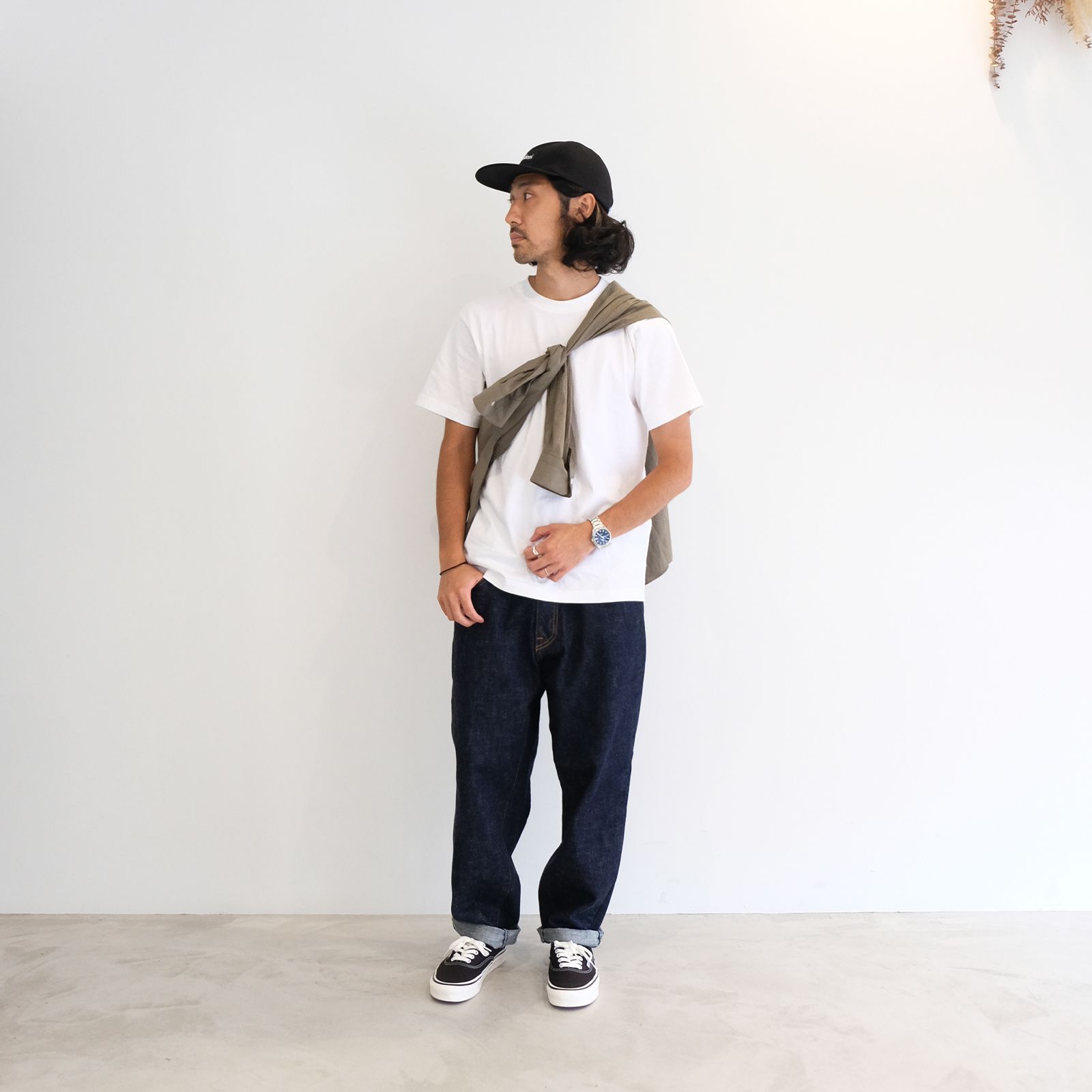 初秋のワイドデニムスタイル