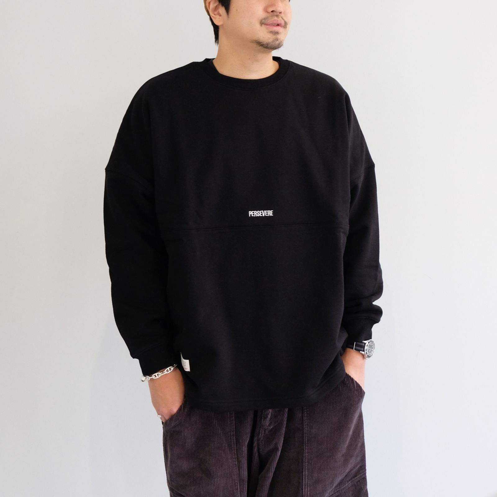 [ラスト1点 M] フロントロゴ ドロップショルダー クルーネックスエットシャツ / morse code classic sweatshirt / ブラック