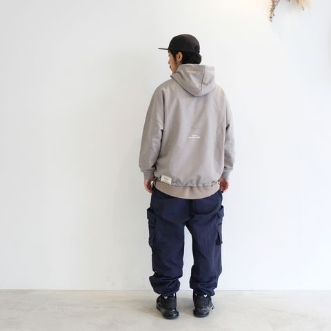 【2023.11.11(sat) 】気分なシルエットにポイントのオレンジがアクセント