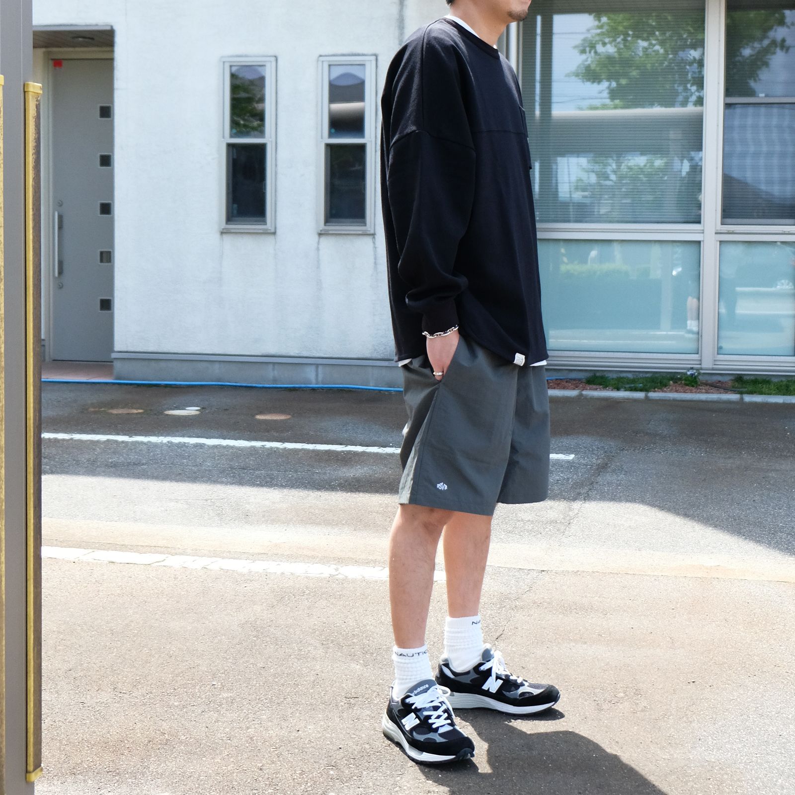 ロンTEEとハーフパンツという絶対的な着こなしを楽しめるのが今の時期