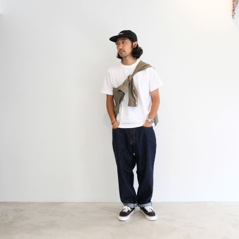 初秋のワイドデニムスタイル