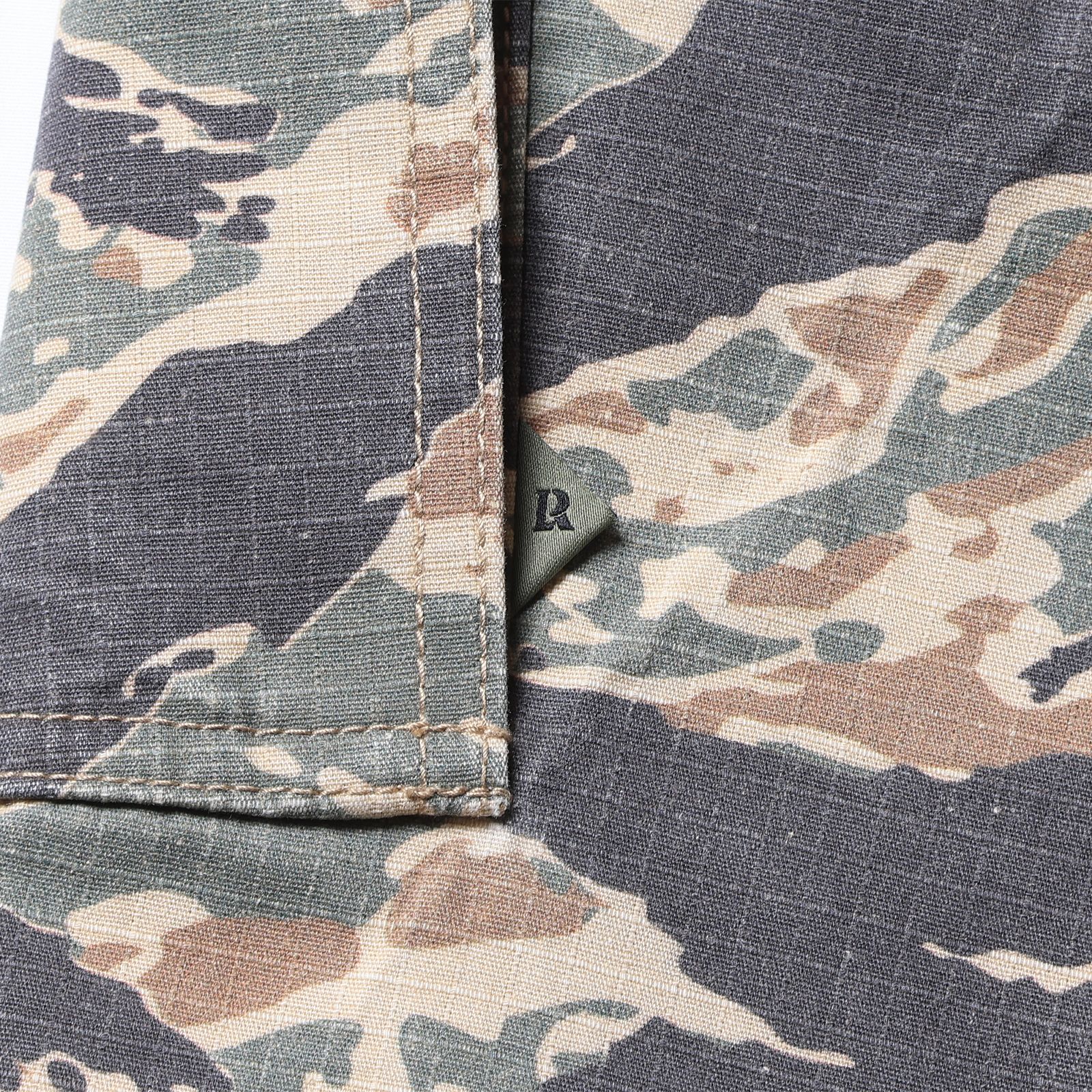 【ラスト1点 32(M)】6 pocket army shorts / タイガーカモ