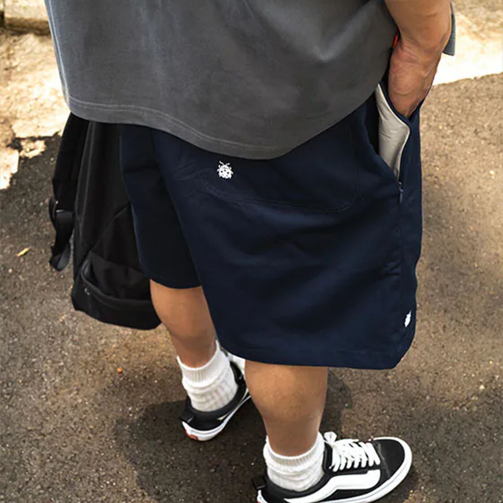 WIDE CHINO SHORTS / ネイビー