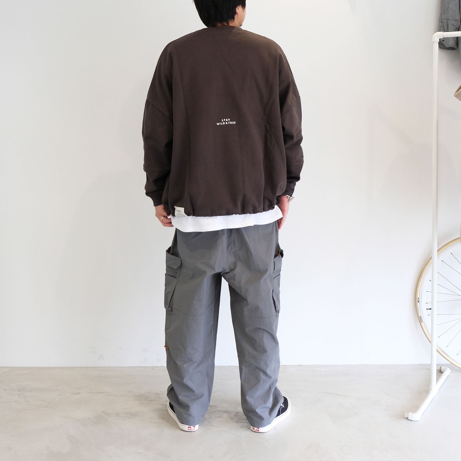 秋のオールグレーコーデ