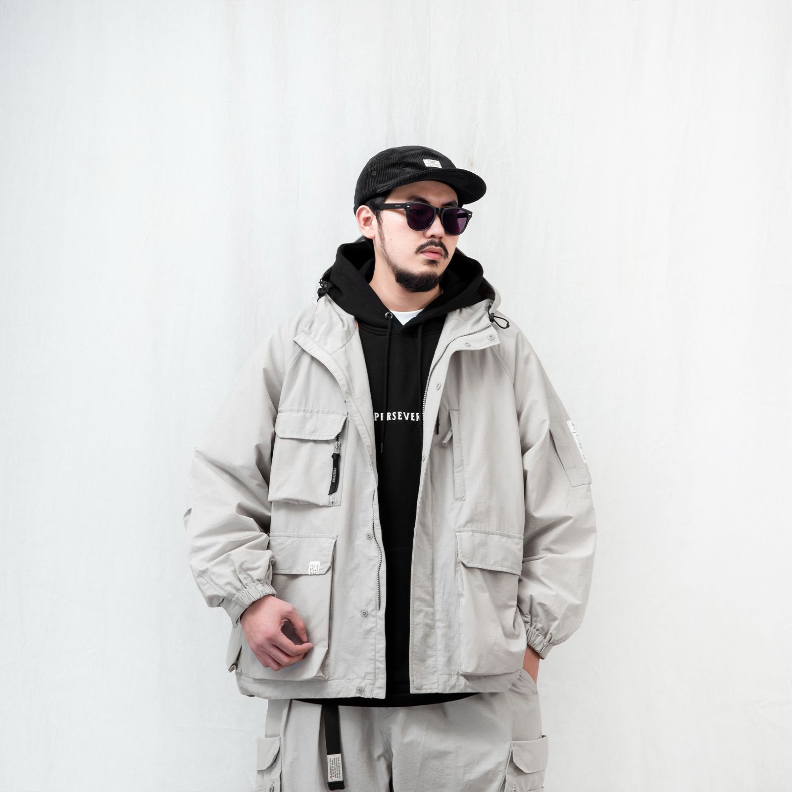 【ラスト1点 L 】water-repellent multi-pocket utility jacket / オフホワイト