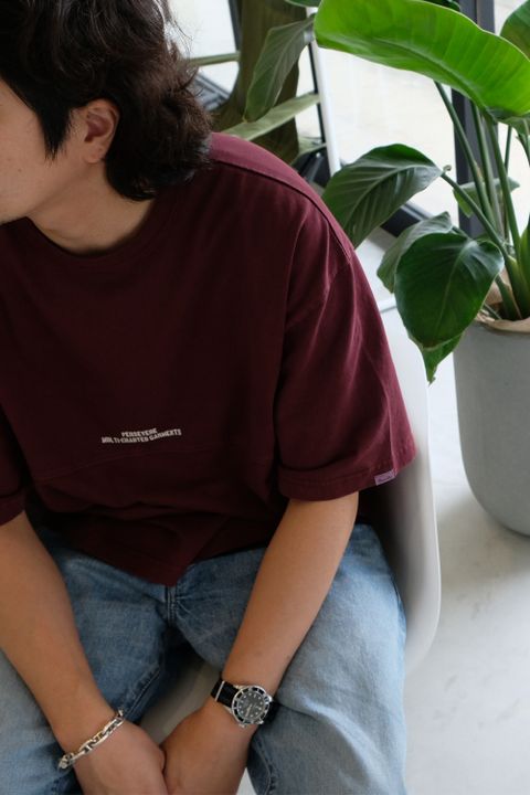 ワインレッドとインディゴブルーの相性は◎
