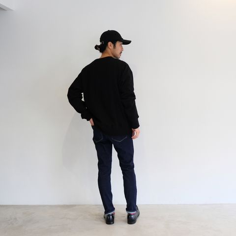 現代らしさを取り入れつつも綺麗さも意識したカジュアルコーデ