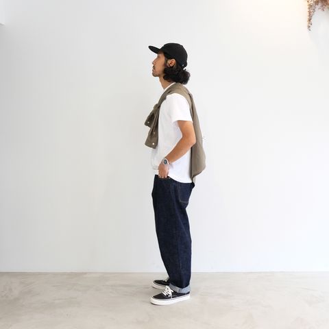 初秋のワイドデニムスタイル