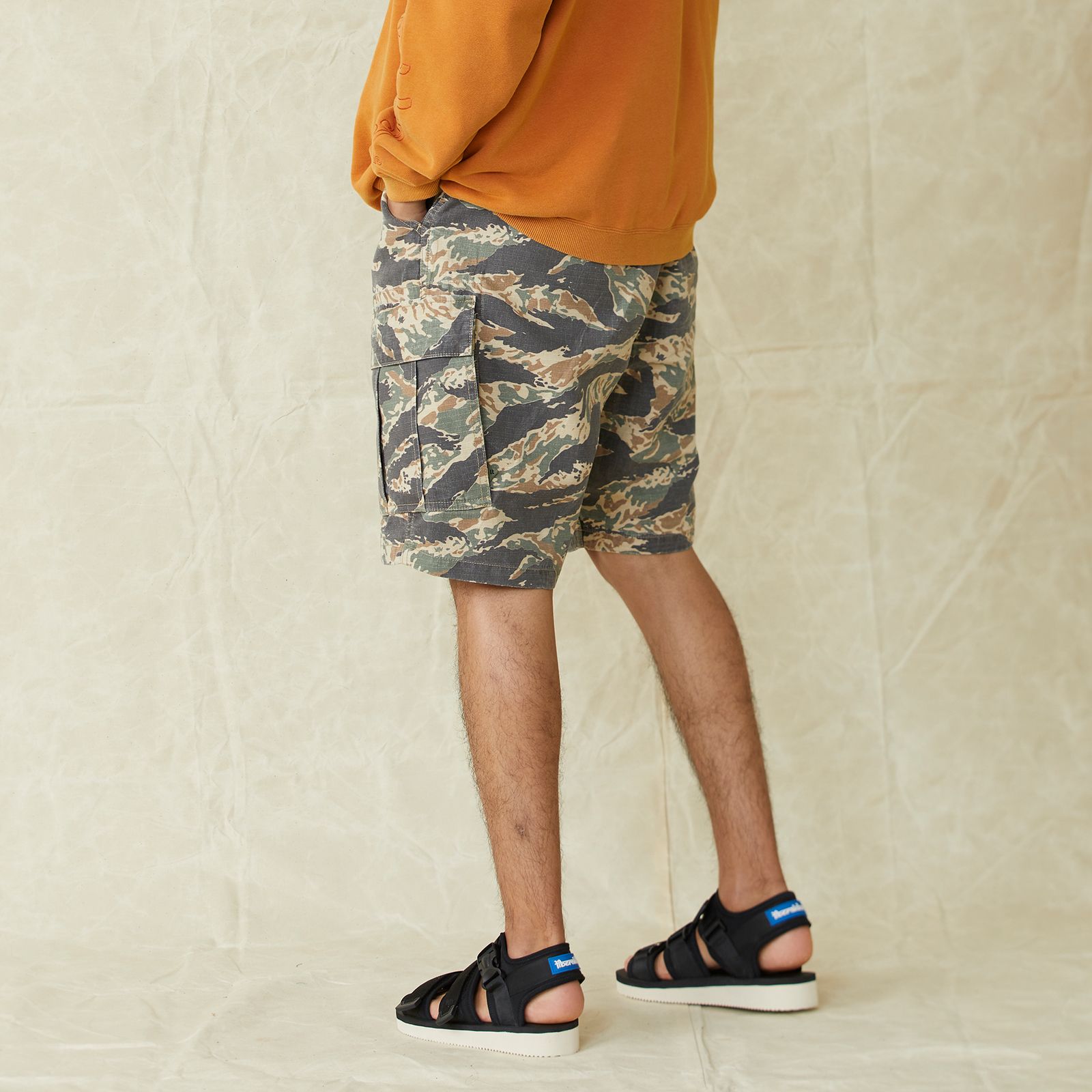 【ラスト1点 32(M)】6 pocket army shorts / タイガーカモ