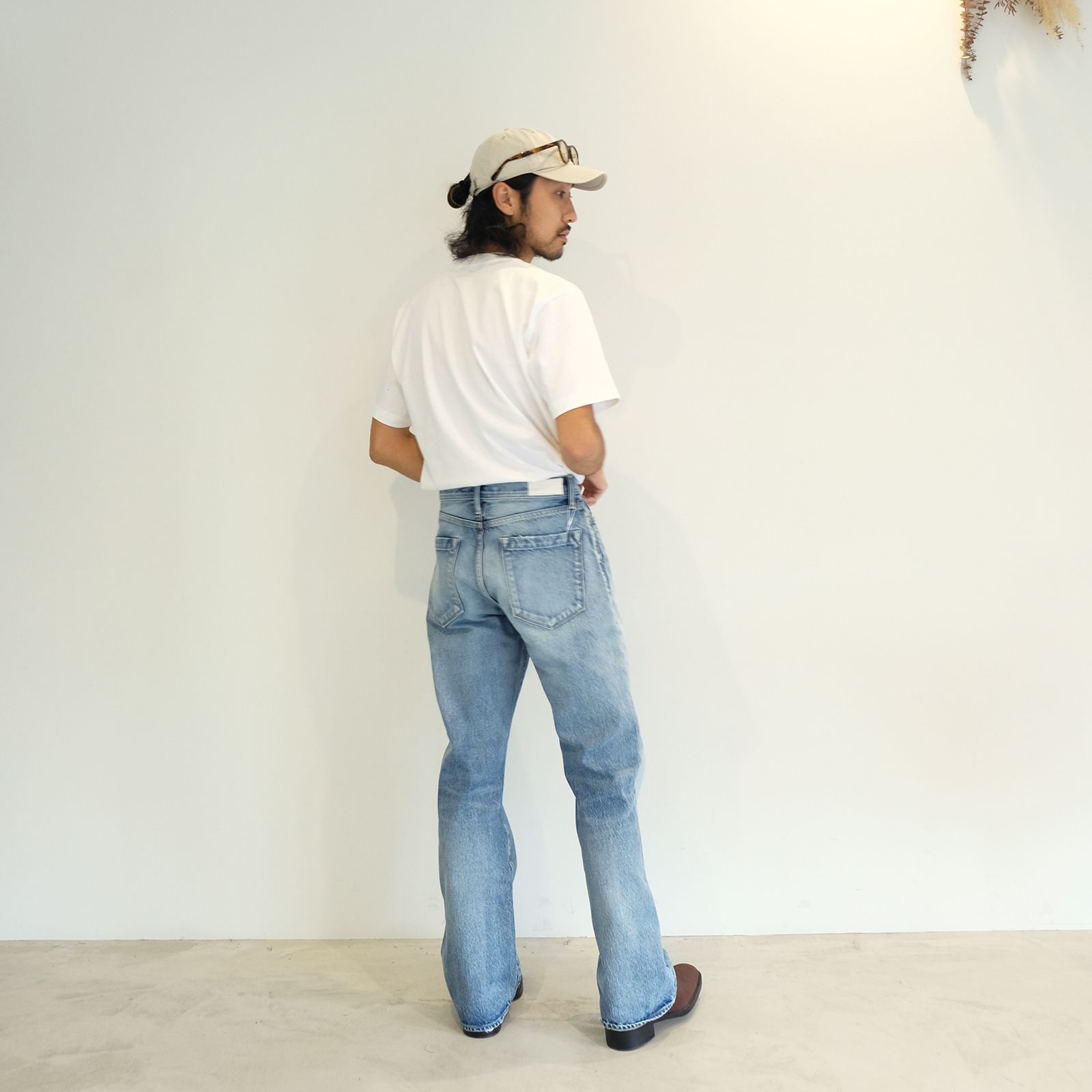 懐かしくも今っぽいフレアデニムスタイル