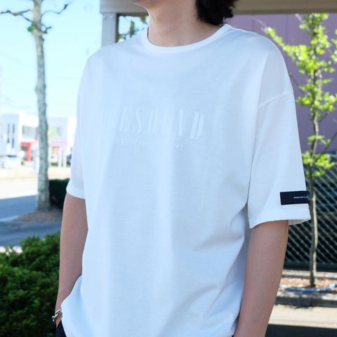 クールに品良く不良っぽさをエッセンスに加えた大人の夏コーデ