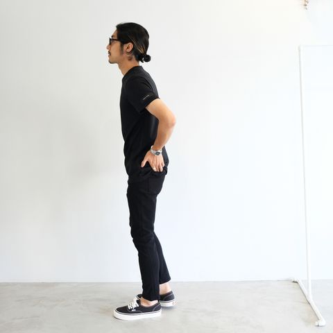 夏のオールブラックコーデ
