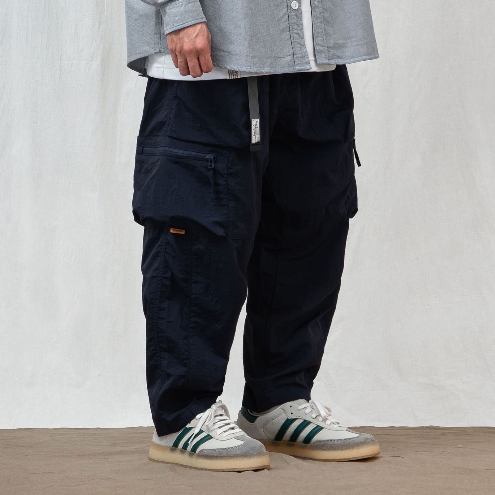 【ラスト1点 XL】multi pocklet tapered pants / ブラックブルー